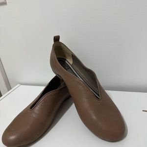 Lucca Lane Bayla Flat leather shoes